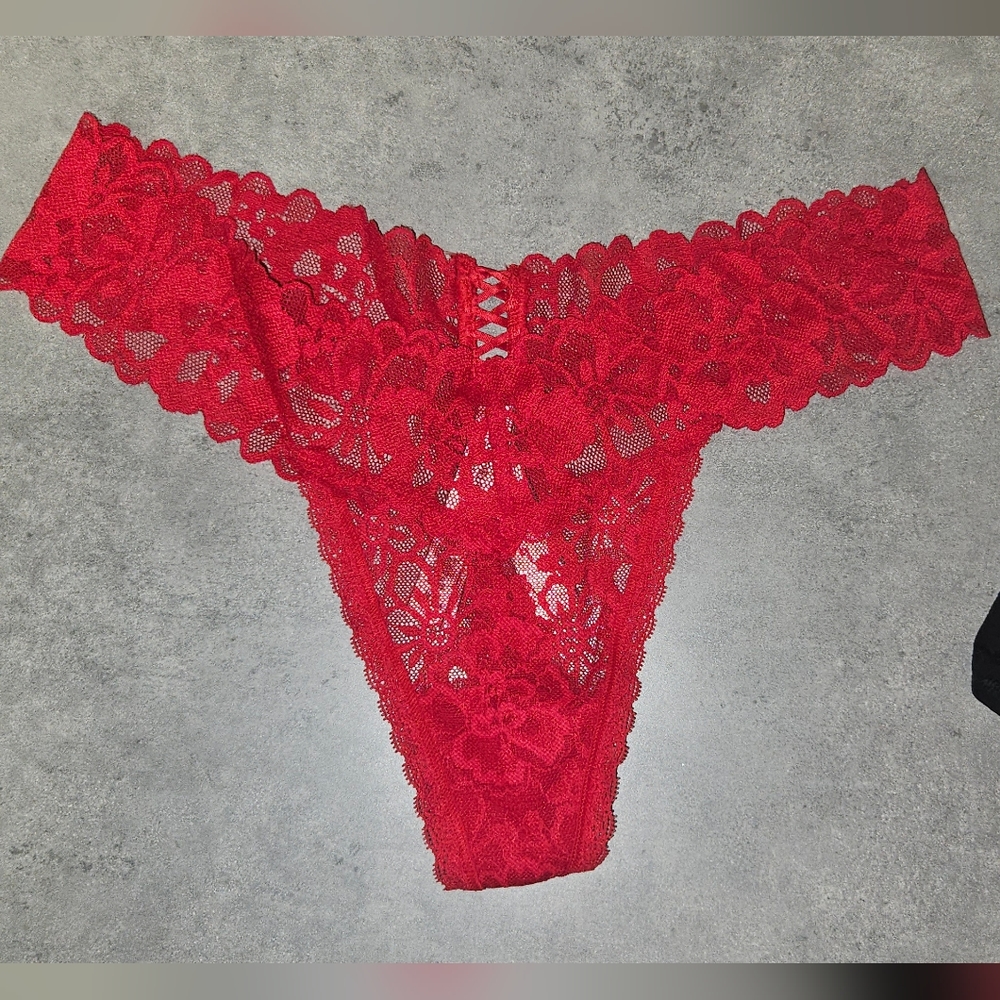 LOT of Christmas Panties - Picture 5 of 10